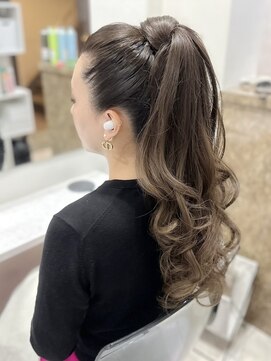 ヘアセット&メイク専門店 カスミ(Kasumi) 高めポニー
