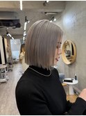ホワイトシルバー　ミニボブ　切りっぱなしボブ