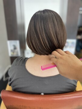 シュシュ 宜野湾店(chou chou) シルバーベージュアッシュベージュハイライト