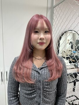 ネウィ 八王子(newi) Rina 透明感ピンクベージュ/レイヤー