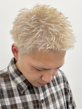 アウラ(AURA) スパイキーボウズスパイキーショートホワイトベージュ