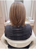 ミニボブ段カットくびれウルフ似合わせ美髪グレージュ明るい40代