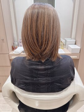 コーエン(cowen) ミニボブ段カットくびれウルフ似合わせ美髪グレージュ明るい40代