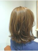 ベージュカラー。