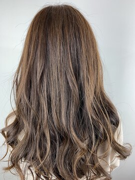 ヘアメイク Y-21 青葉台店 ゆる巻 ロングスタイル