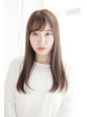 透け感バングのナチュラルストレート