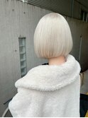 ボブ×ホワイトカラー