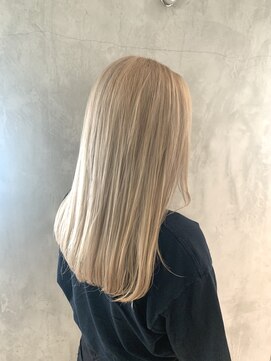 エル 北千住(elu) ハイブリーチホワイトブロンド【高橋】