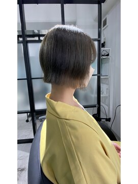 ウィスク(whisk) 切りっぱなしボブ　[志木・新座]