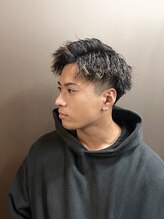 《ショートレイヤー×スパイラルパーマ》短髪アップバングでメンズスタイル○【メンズ】