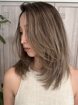 ヨロ 小岩(YOLO) ハイライトショートヘアダブルカラーイルミナカラーオージュア