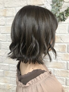 ミックリンクバイリッシュ(mic link by Riche) 外ハネアレンジボブ×アッシュ