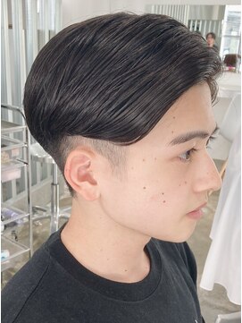 レタッチバイフィフス(RETOUCH by fifth) センターパートニュアンスパーマワンカールパーマ韓国コンマヘア