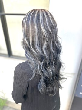 メレット(Meret) 〈Meret〉コントラストハイライトカラー×ダークブルー