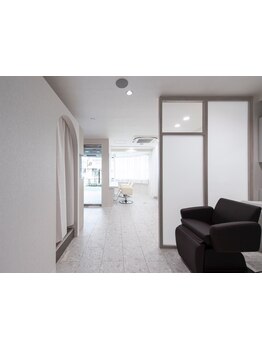 【monaco】はゆったりとした空間をご提供♪カーテンによる仕切りで、人目を気にせずお過ごしいただけます♪