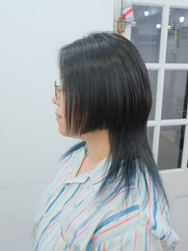 アーシェ 横浜店(A'SHE) 個性際立つ前下がりウルフ×ネイビー横浜駅徒歩4分