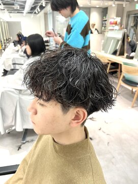 スイ 松戸(SUI) 刈り上げマッシュ×シャドウパーマ【松戸/メンズ】