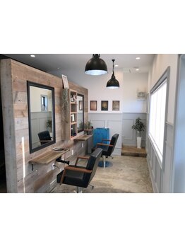 大人女性に髪に寄り添う完全プライベートサロン。ベテラン女性スタイリスト独り占めで、髪と心に癒しを…*