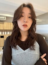 エヌ 河原町(enu) 大きめカールのミディアムパーマ