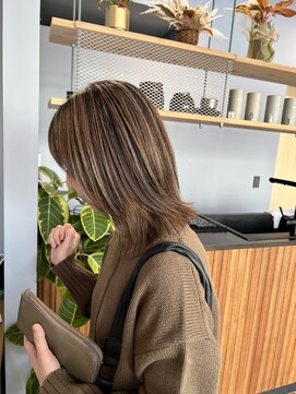 シンクアンド(THINK AND) 白髪ぼかし×細ハイライトベージュ|THINK AND