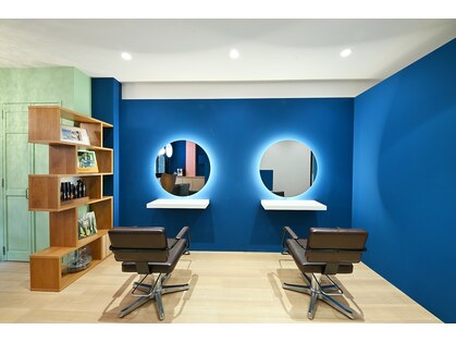 風の中の髪の写真