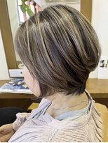 ナルー ヘアメイク(nalu hair make)&nbsp;前下がりショートボブ×ラベンダーグレー