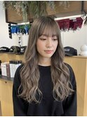 シールエクステで叶える透明感グレージュロング