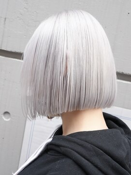 プネル 渋谷(PUNEL) 渋谷/ホワイトシルバー/ミニボブ 切りっぱなしボブケアブリーチ