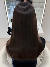 【浦田順矢】30代からの美髪縮毛矯正。大人女性のうねり・広がりを解消し、扱いやすい自然なストレートへ！