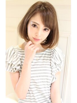 レウナ 外苑前(Reuna) ３０代に人気シンプルで大人可愛いワンカールボブ