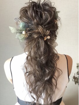 ヘアセットサロンシャルメ 梅田店(Hair Make Salon CHARMER) 結婚式や二次会にも華やかなポニーテールスタイル