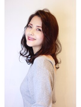 フェリーラメール(FEERIE la mer) 『FEERIE』　前髪立ち上げ波ウェーブ