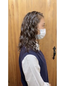 カペリマレーナ(Capelli Malena) くるくる ウェーブ パーマ