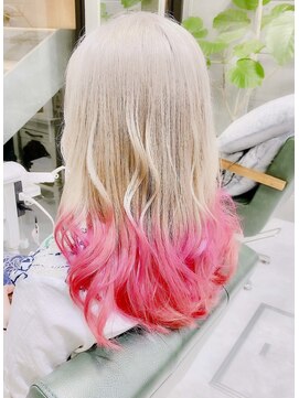 デイズ(days) DAYS 明治神宮前 ベージュカラー毛先ピンクカラー10代20代