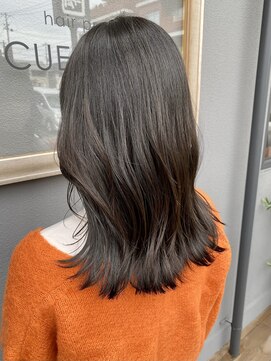 キュオンシア(CUEON. ciea) 透明感オリーブ×レイヤーカット