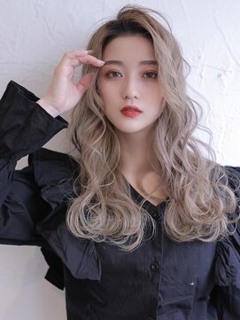 アグ ヘアー レリー 勝田台店(Agu hair lelie) 《Agu hair》柔らかプラチナベージュ×くびれウェーブ