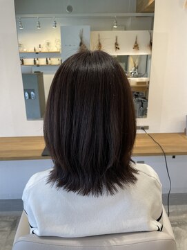 エム(emu) 髪質改善30代40代50代/似合わせ大人可愛い叶えます/ミディアム