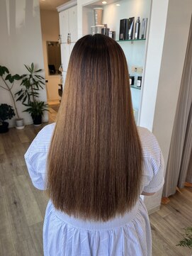 ルシードスタイル　ムースユイット(LUCIDO STYLE mousse8) 艶髪ストレートヘア