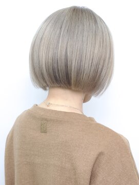 サロン ハナノ(Salon Hanano) モードボブぱっつん前髪ショート前髪短め明るめオリーブベージュ