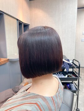 オト(oto) 上品なツヤ感とまとまりのあるボブスタイル