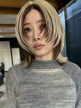 ウェイビーズ(WAVY'S) xブリーチ/イメチェン/ホワイトブロンド/外ハネボブ/美髪/