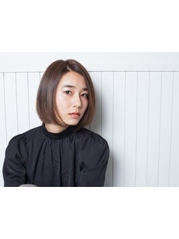 一人一人に似合うオーダーメイドな白髪デザインを。ダメージを抑えて明るく透明感のある仕上がりに