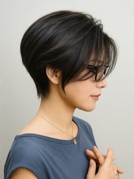 ヘアスタジオヘーフリヒ(HAIR STUDIO HoFLICH) 時間を味方にするショートヘア