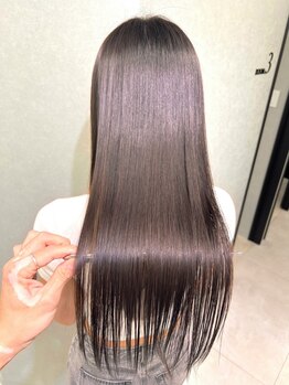 ビークオーレ(Be cuore)の写真/クセ毛もしっかりと自然でまっすぐなストレートヘアに☆Be cuoreの【美髪ストレート】で朝の支度もラクに♪