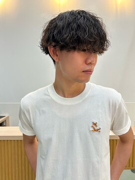 エマン(AIMANT) 波巻きパーマ