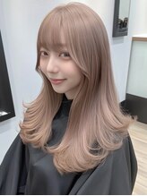 ジゼル 筑紫野(GiseL) ロング　ケアブリーチ　ミルクティーベージュ　顔周り　10代20代