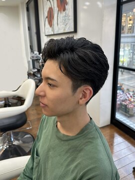 モア 下通店(MORE) ツーブロックスタイル
