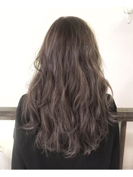 ロイ プラスアティック(roi ＋attic) 谷町6丁目美容室◆異空間美容室roi◇