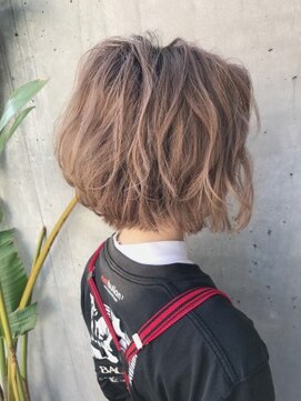 ジーナ(XENA) 前下がりbob