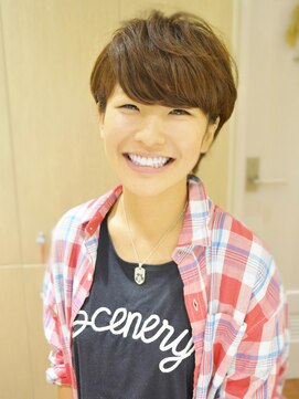 グリーンウッドペッカー(Green woodpecker) 重めバングショートスタイル